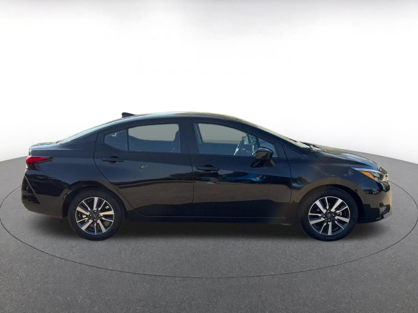 Used 2025 Nissan Versa SV FWD image 13