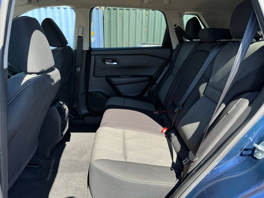 Used 2024 Nissan Rogue SV FWD image 21