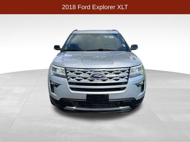 Used 2018 Ford Explorer XLT w/ Equipment Group 201A FWD image 2