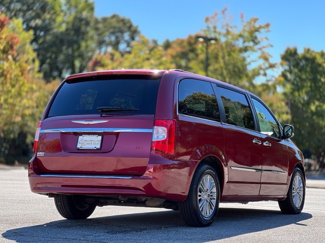 Used 2015 Chrysler Town & Country Touring-L w/ Driver Convenience Group FWD image 5