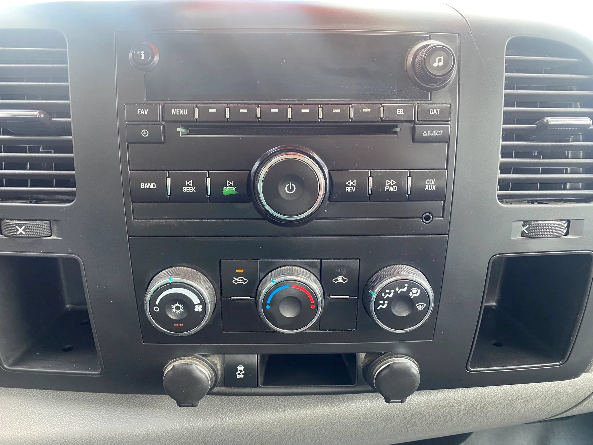 Used 2013 Chevrolet Silverado 2500 W/T AWD/4WD image 13