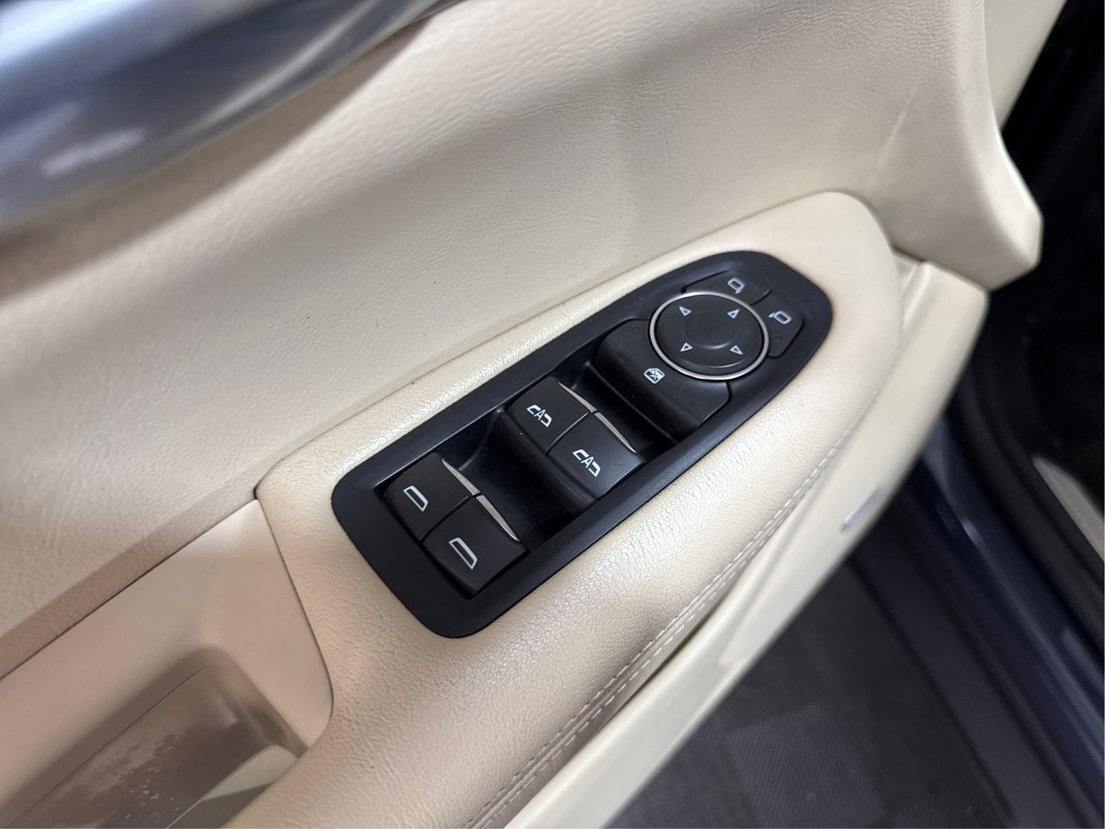 Used 2018 Cadillac XT5 AWD image 30