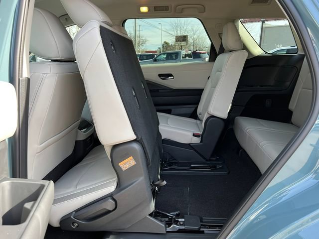 New 2026 Nissan Pathfinder SL image 6