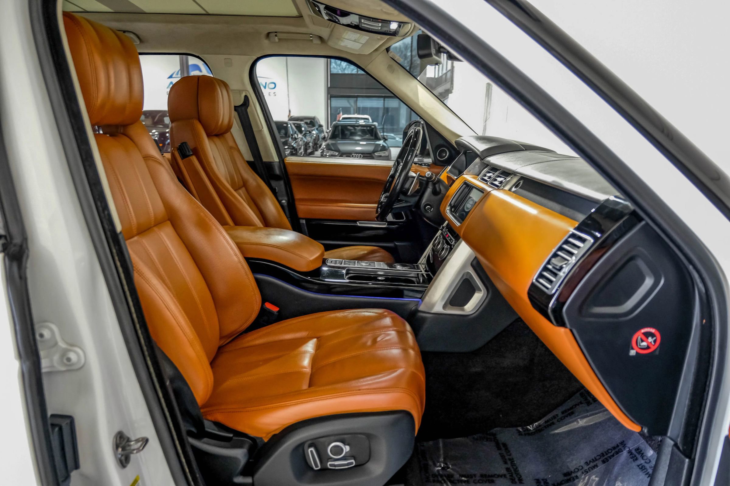 Used 2016 Land Rover Range Rover Autobiography image 45