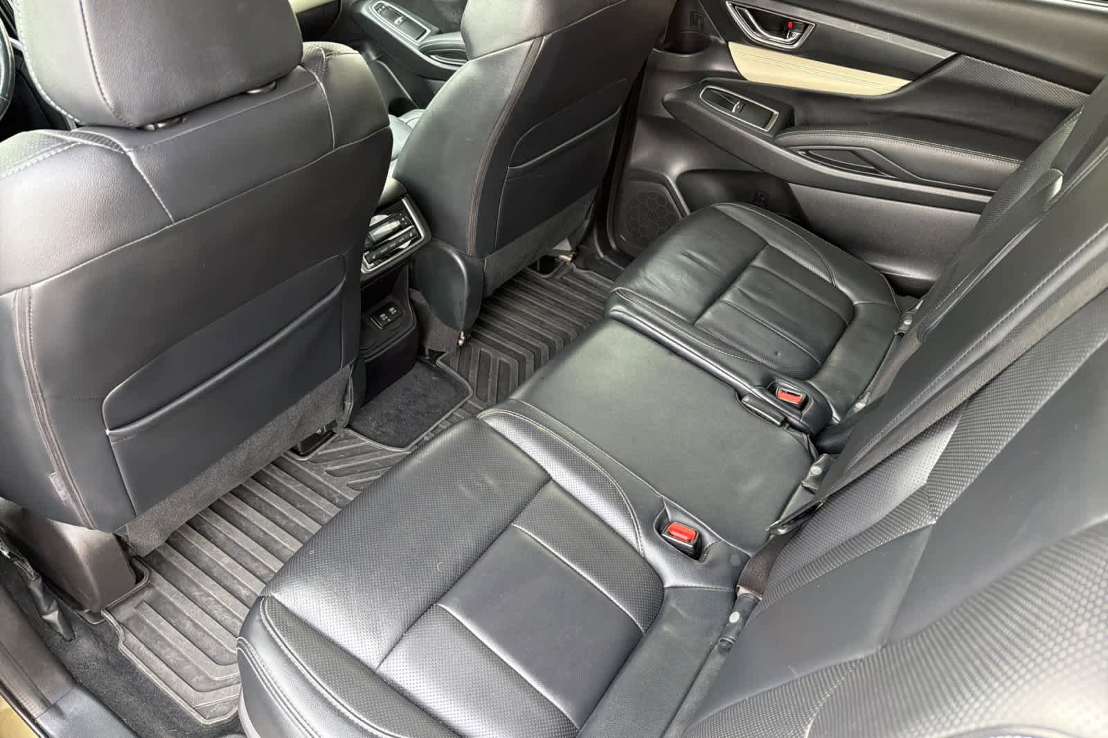 Used 2022 Subaru Ascent Limited w/ Popular Package #2A AWD/4WD image 4