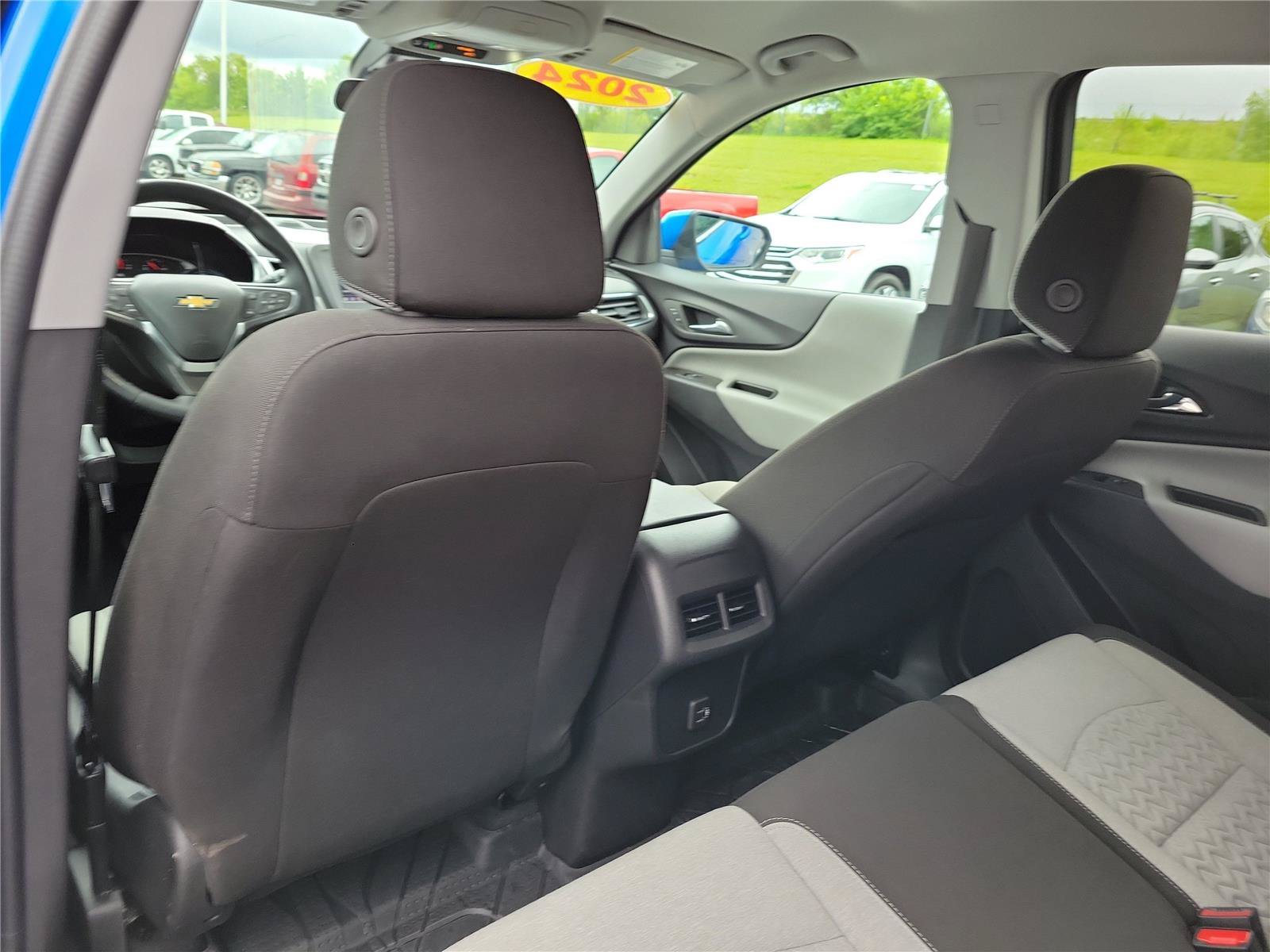 Used 2024 Chevrolet Equinox LT w/ LPO, Floor Liner Package FWD image 16