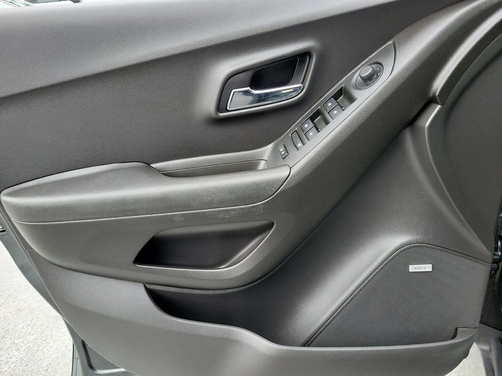 Used 2019 Chevrolet Trax Premier w/ LPO, Cargo Package image 19