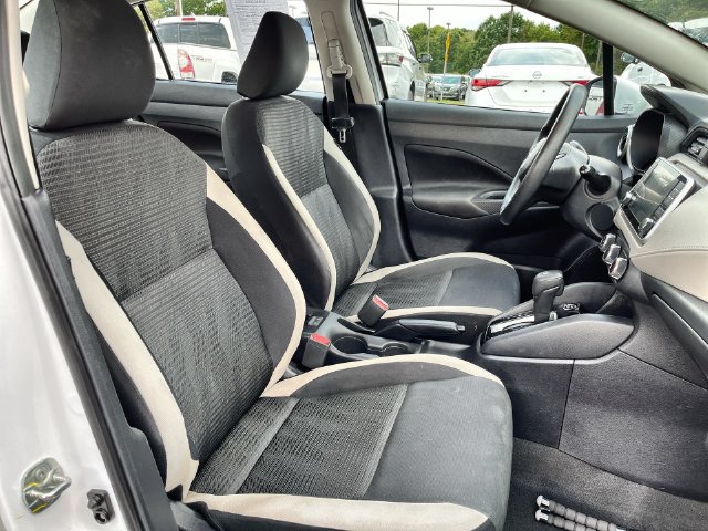Used 2022 Nissan Versa SV FWD image 33