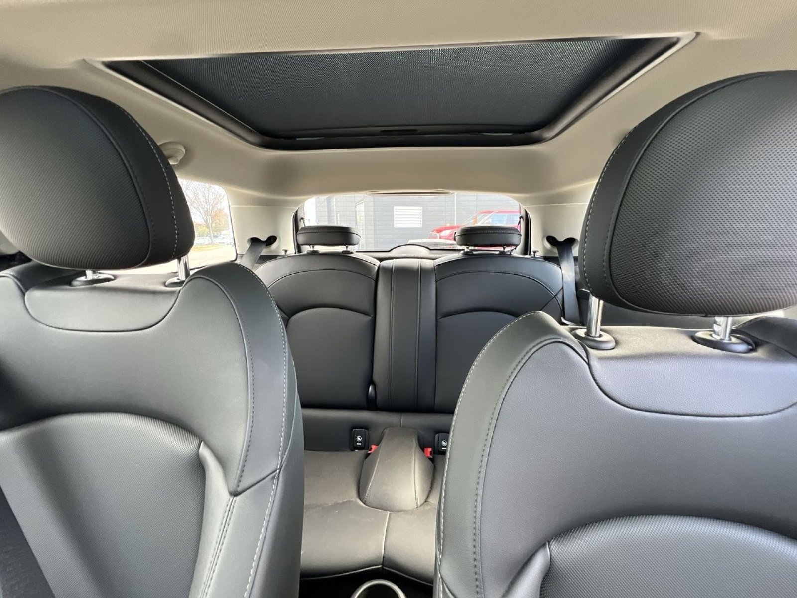 Certified 2024 MINI Cooper SE image 4