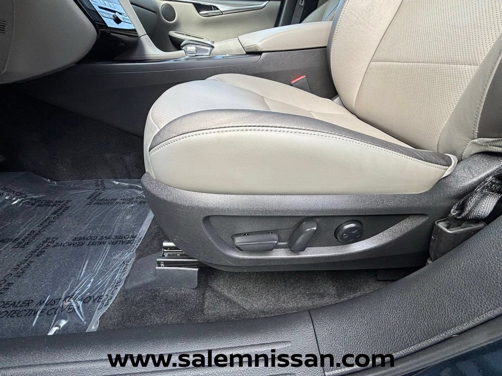 Used 2023 INFINITI QX50 Luxe AWD/4WD image 11