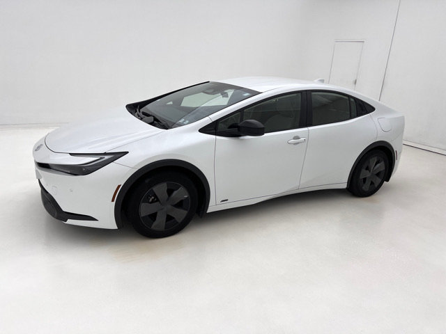 Used 2024 Toyota Prius LE AWD/4WD image 5