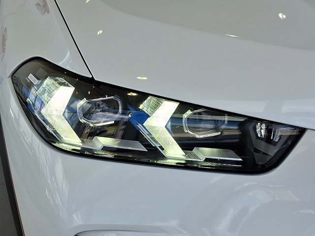 Certified 2024 BMW X5 xDrive40i w/ Premium Package image 9