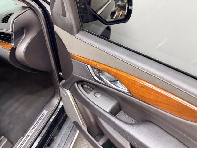 Used 2018 Cadillac Escalade Premium Luxury AWD/4WD image 41