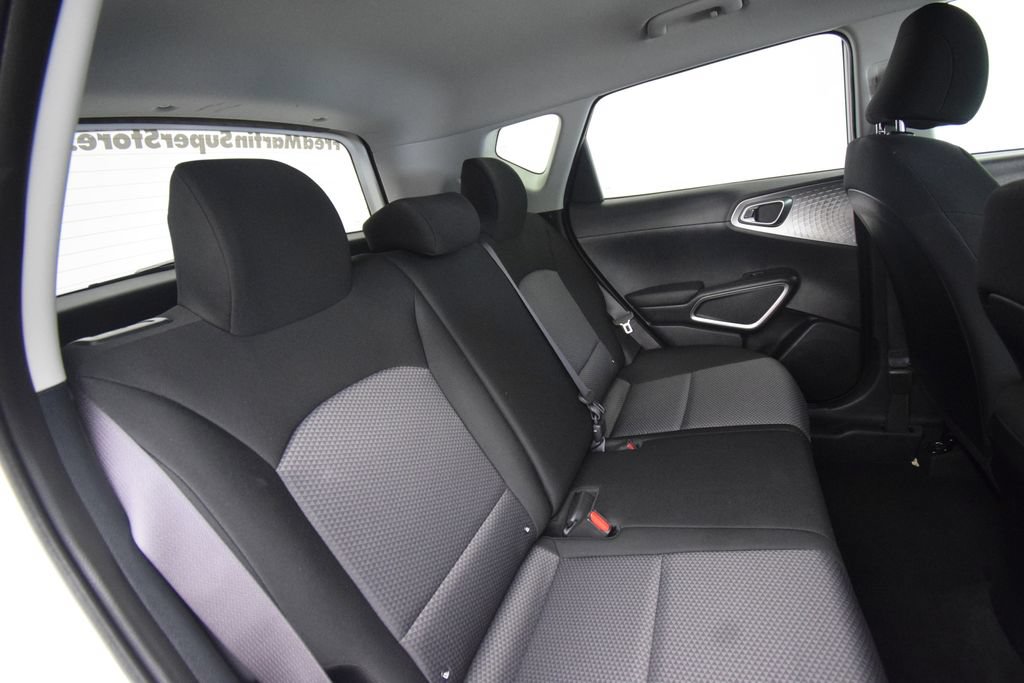 Used 2025 Kia Soul LX w/ LX Technology Package FWD image 22
