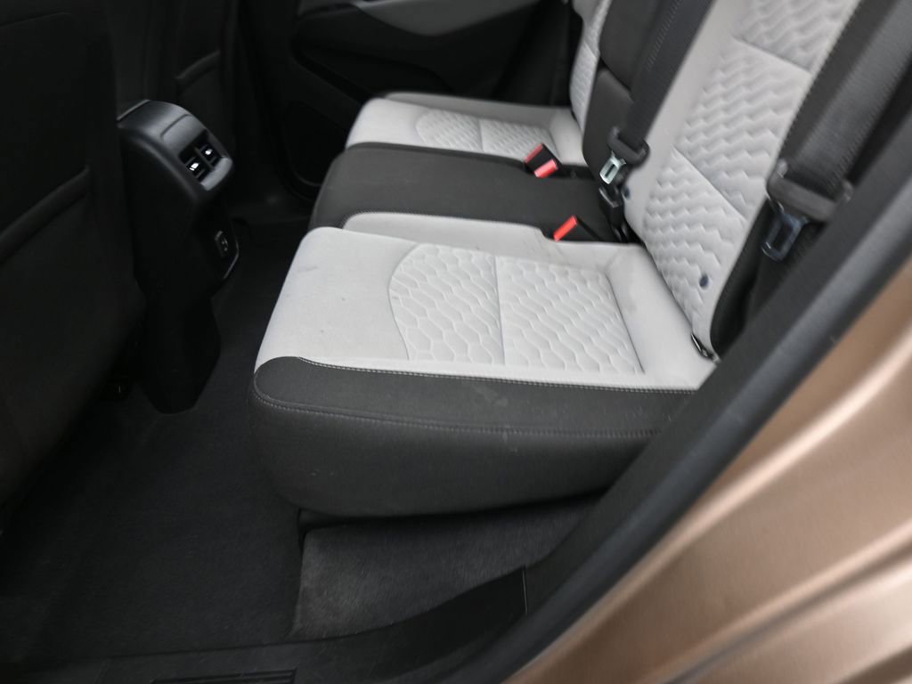 Used 2019 Chevrolet Equinox LS image 29