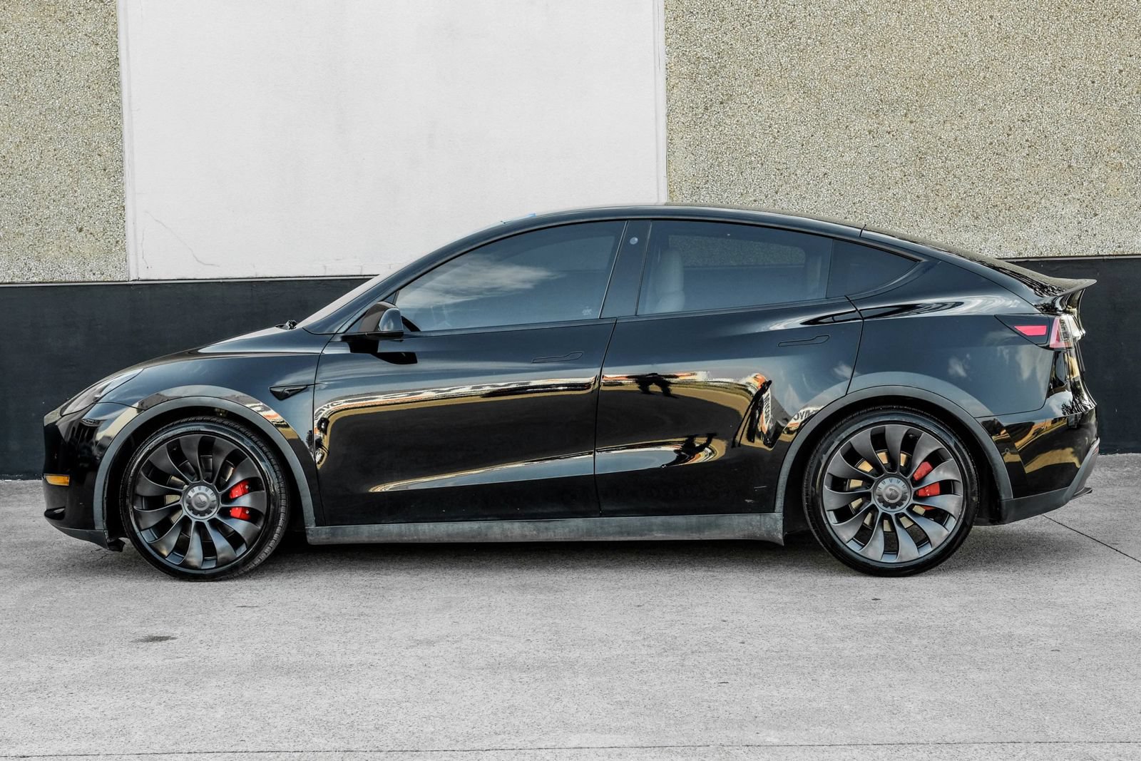Used 2022 Tesla Model Y Performance AWD/4WD image 17