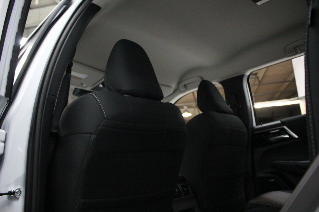 New 2026 Mitsubishi Outlander ES image 23