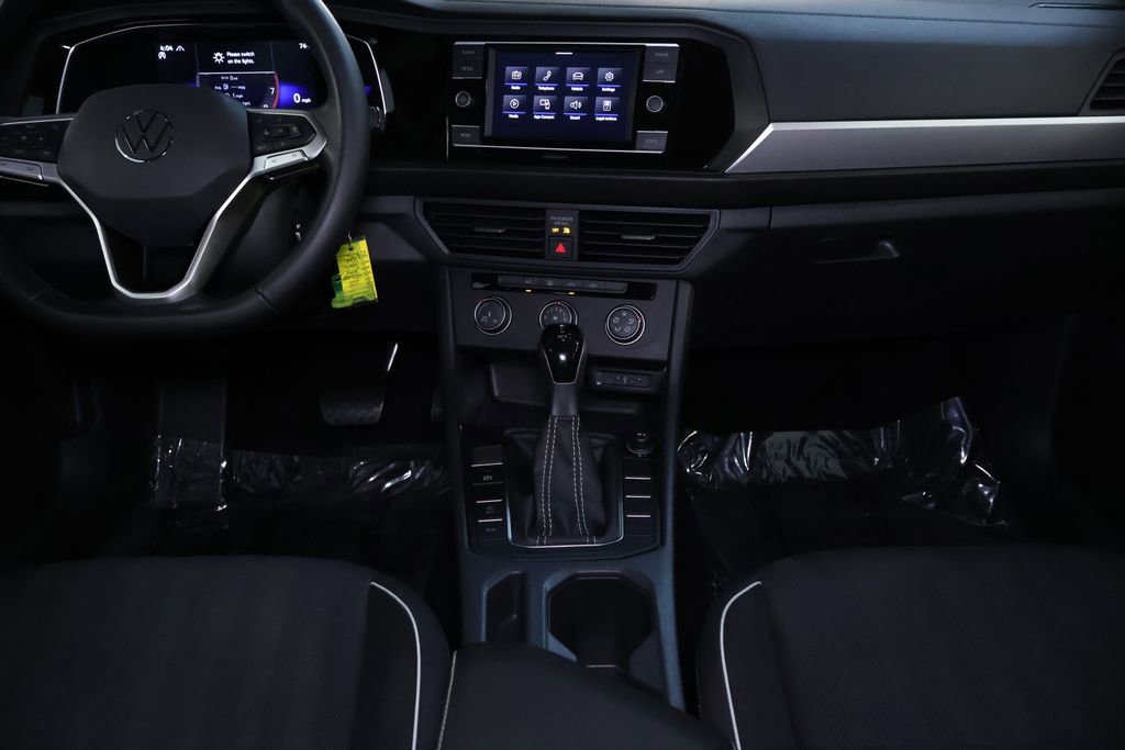 Used 2022 Volkswagen Jetta Sport image 16