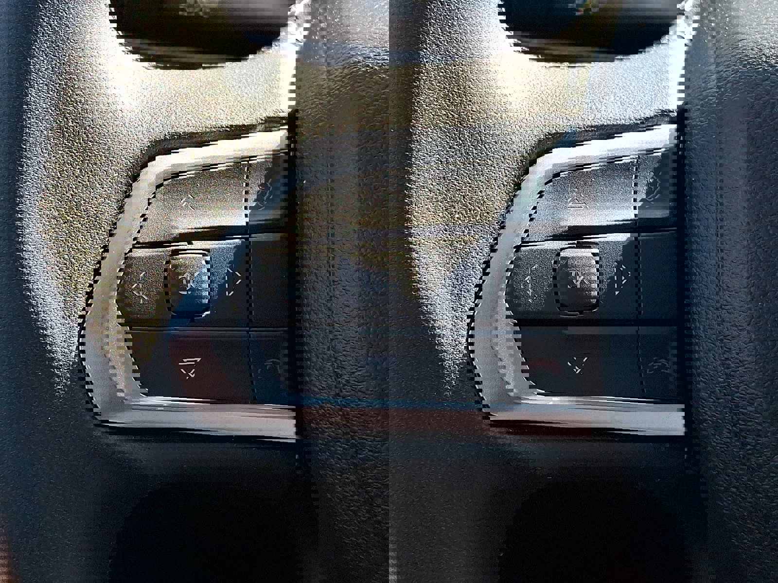 Used 2023 Jeep Compass Latitude w/ Sun and Sound Group image 22