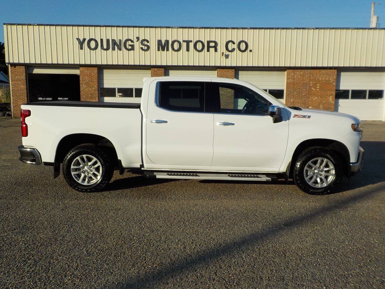 Used 2021 Chevrolet Silverado 1500 LTZ w/ Technology Package AWD/4WD image 8