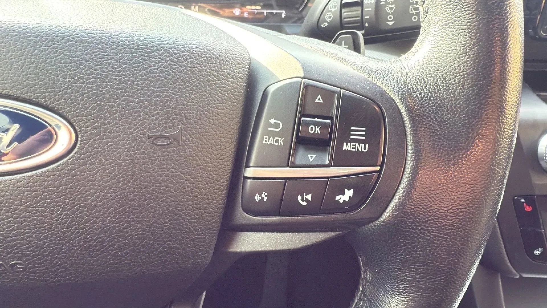 Used 2020 Ford Explorer XLT w/ Comfort Package image 11