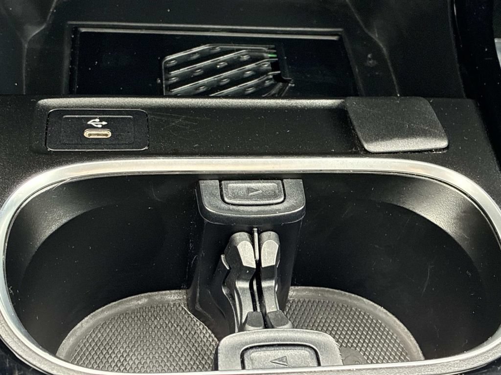 Used 2025 Mercedes-Benz CLA 250 4MATIC image 40