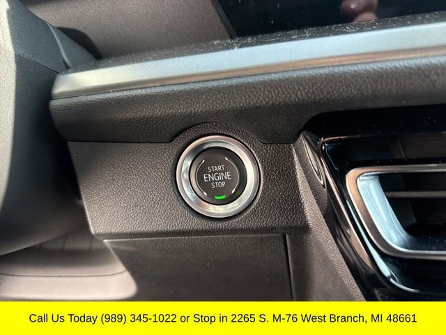 Used 2025 Chevrolet Traverse LT image 23