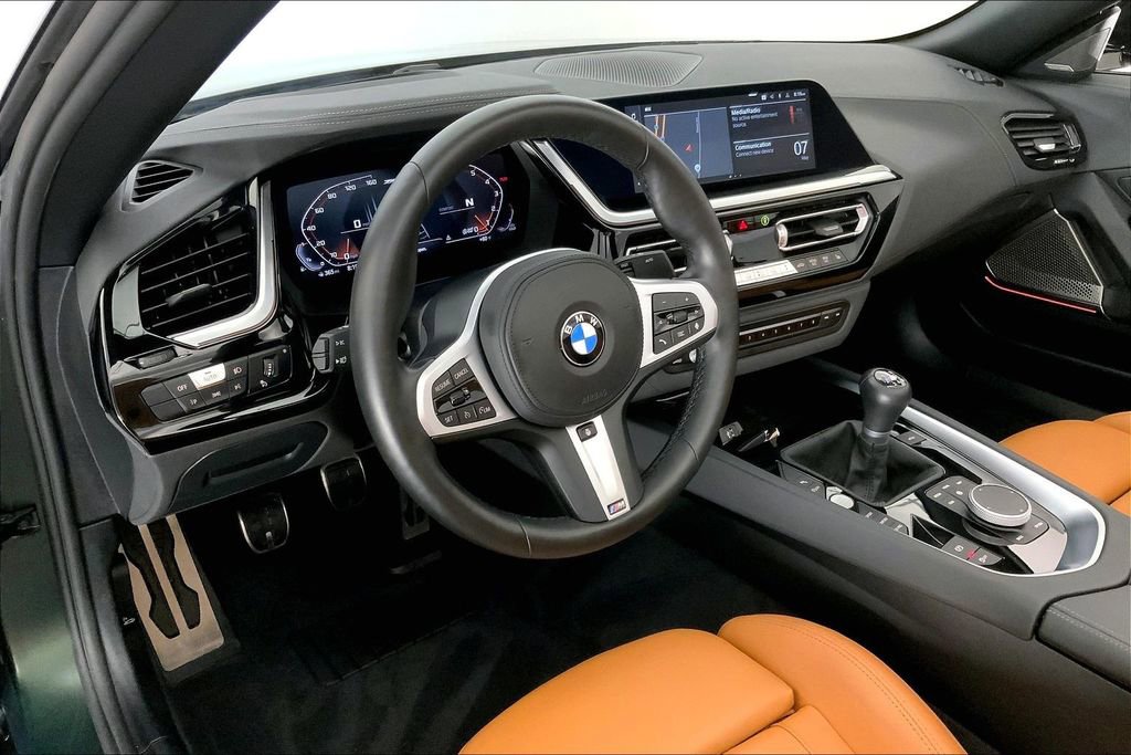 Used 2025 BMW Z4 M40i RWD image 19