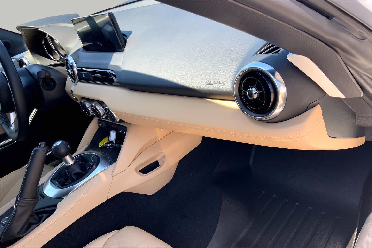 Used 2025 MAZDA MX-5 Miata RF Grand Touring RWD image 16
