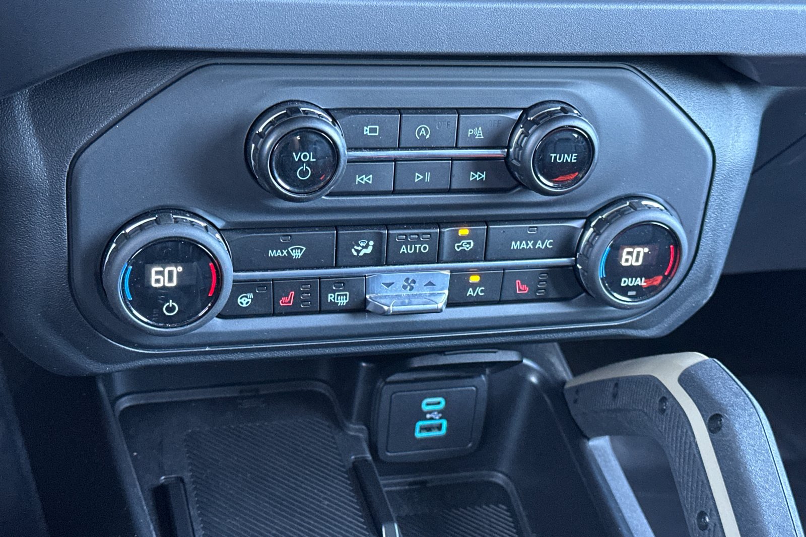 Used 2025 Ford Bronco Badlands AWD/4WD image 19