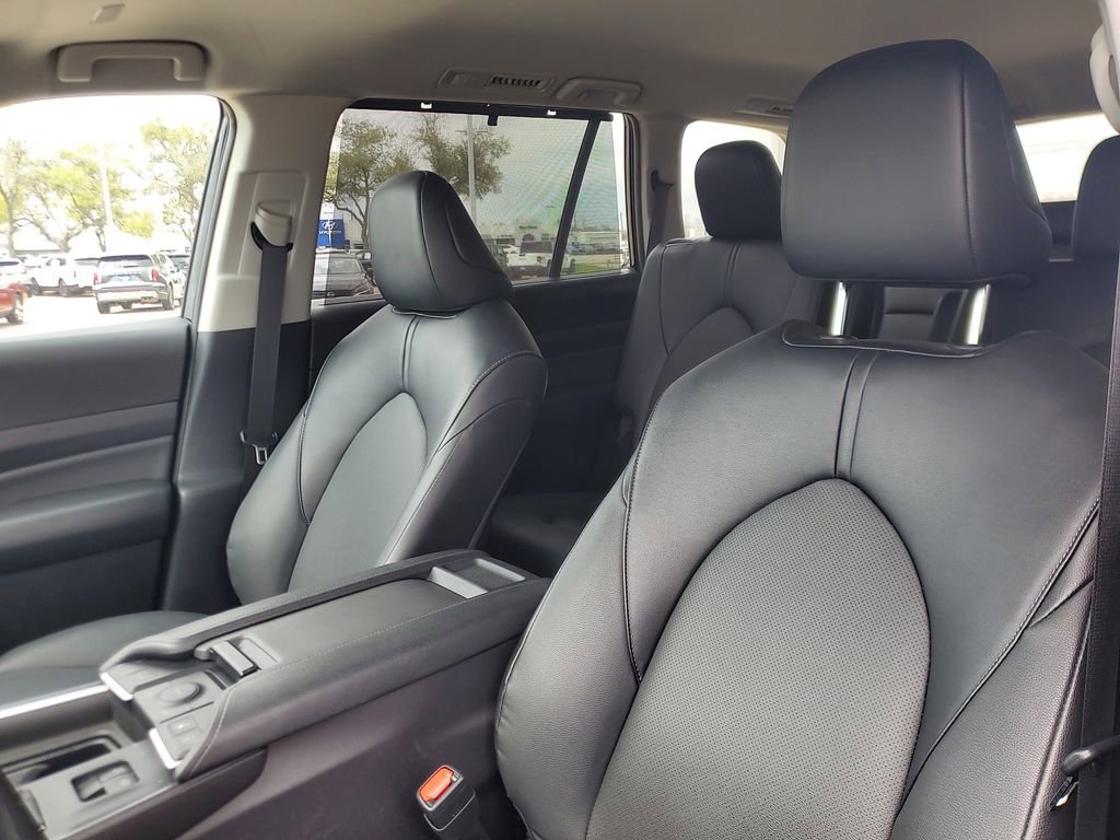 Used 2025 Toyota Grand Highlander FWD image 15