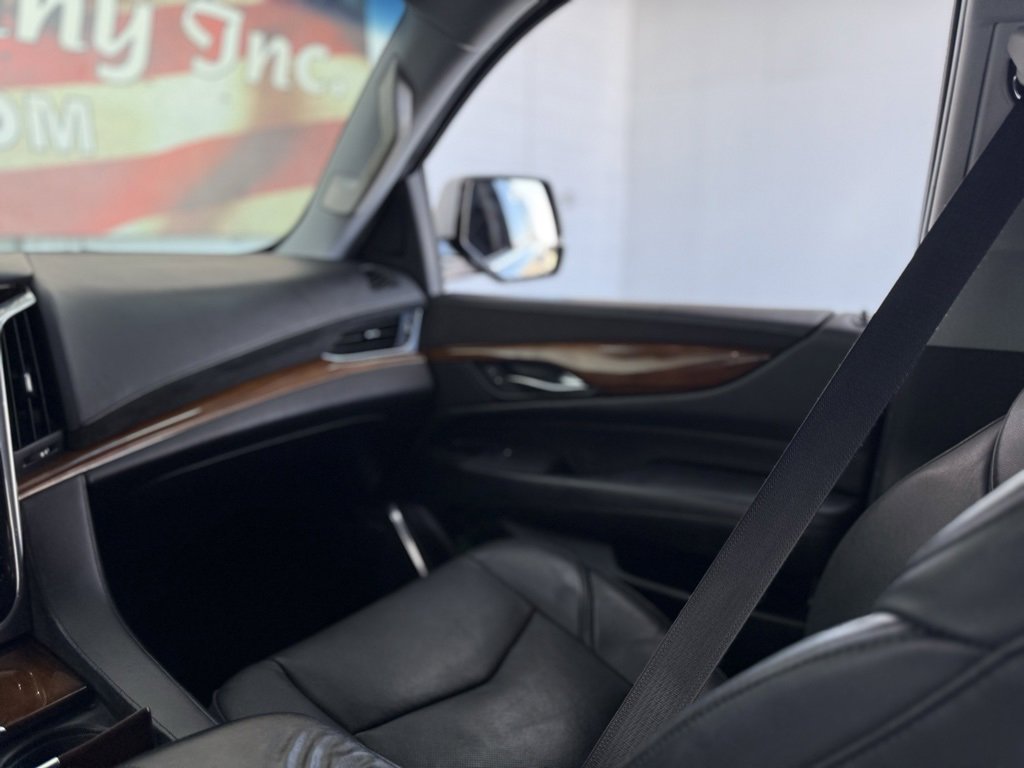 Used 2016 Cadillac Escalade ESV Premium image 29