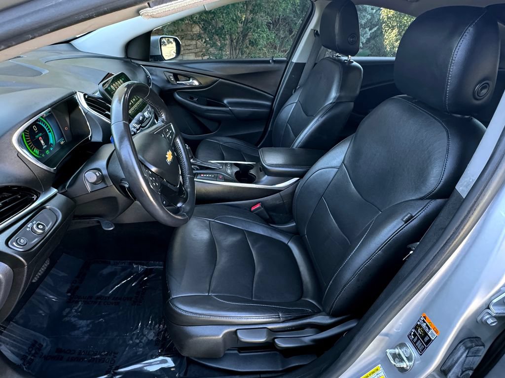 Used 2017 Chevrolet Volt Premier w/ Driver Confidence Package FWD image 18