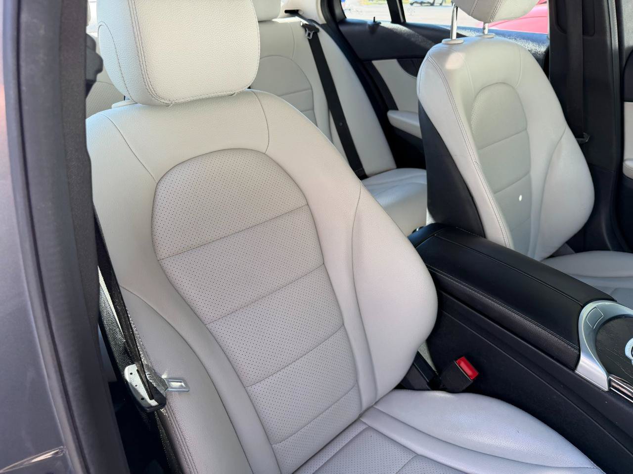 Used 2017 Mercedes-Benz C 300 Sedan image 39