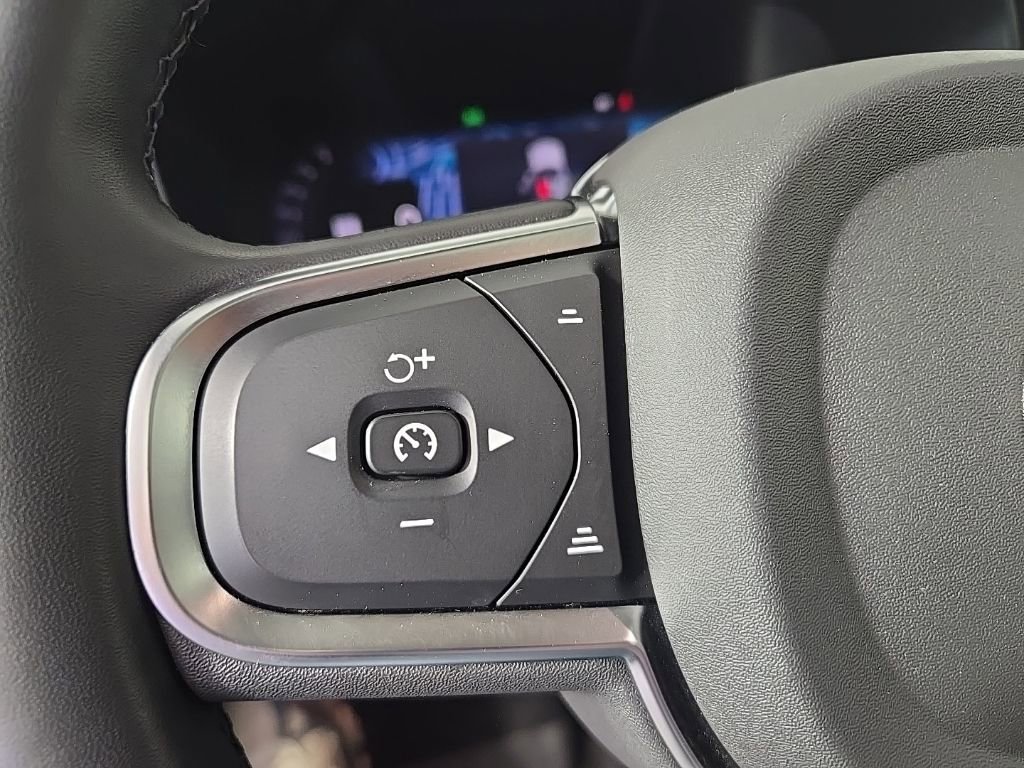 Certified 2025 Volvo S60 B5 Core image 26