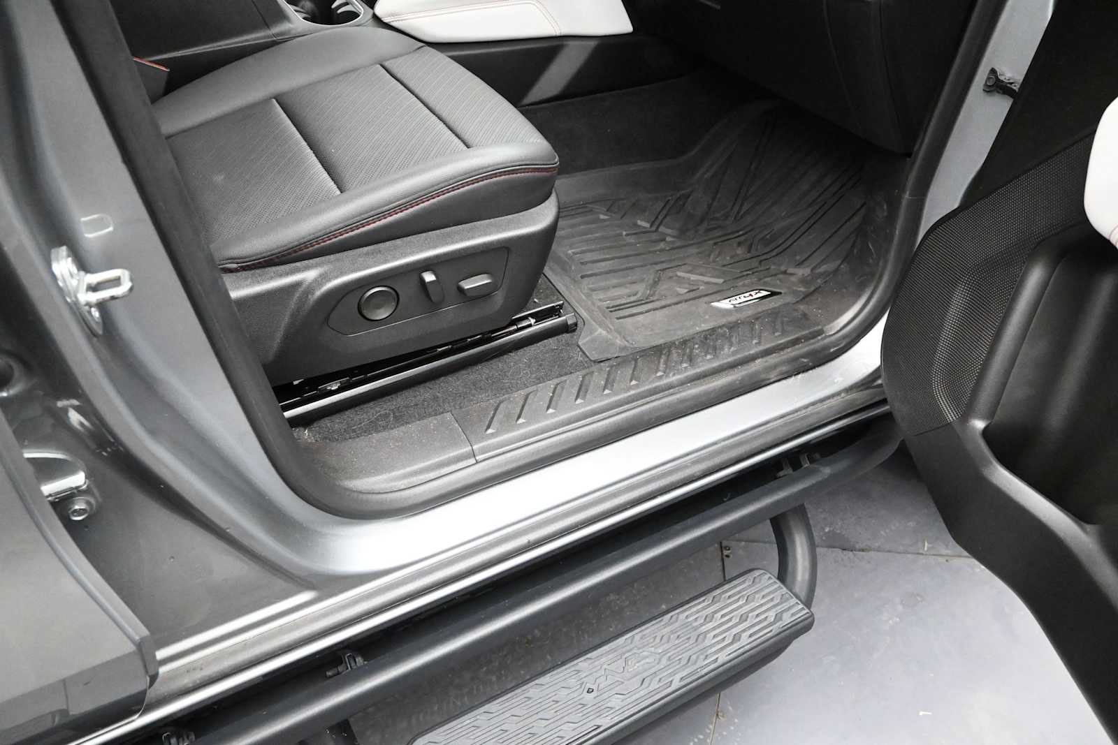 Used 2023 GMC Canyon AT4X AWD/4WD image 37