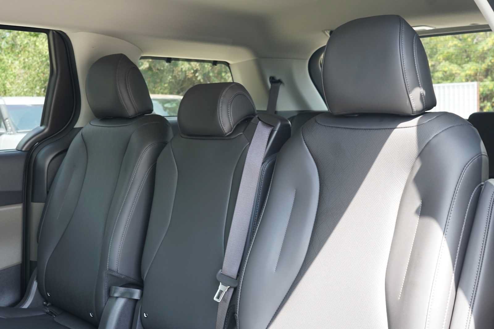 Certified 2026 Kia Carnival EX FWD image 20