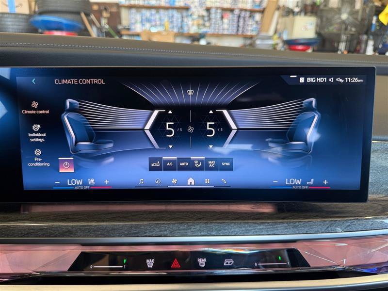 Used 2023 BMW 760i xDrive w/ Luxury Rear Seating Package AWD/4WD image 26