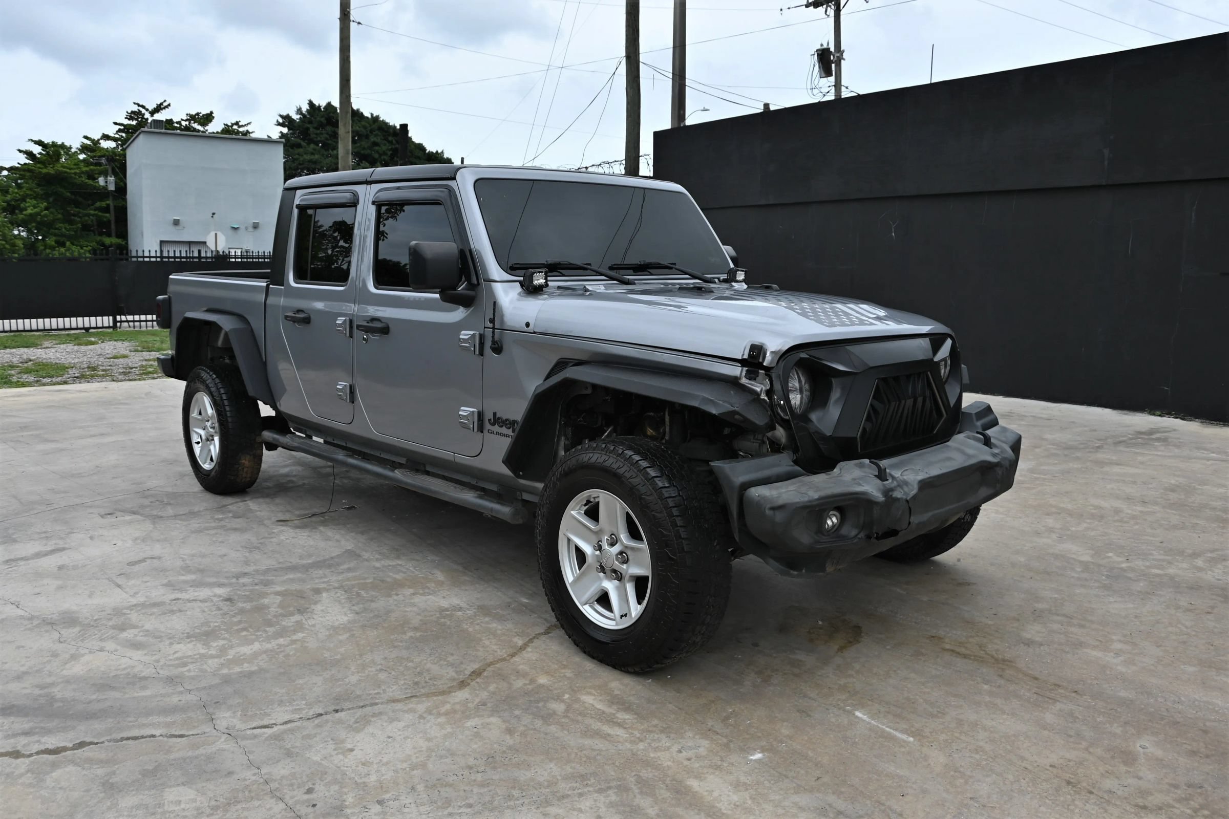 Used 2020 Jeep Gladiator Sport w/ Quick Order Package 24S AWD/4WD image 2