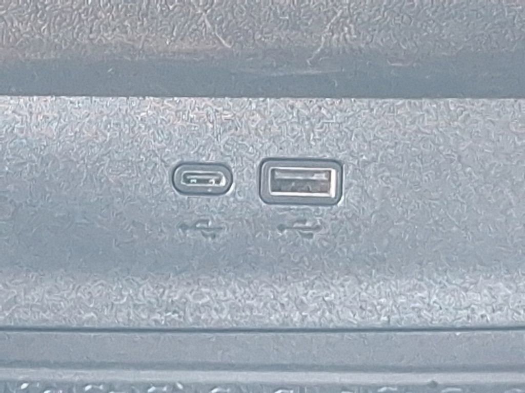 Used 2025 Chevrolet Equinox LT w/ Convenience Package II image 33