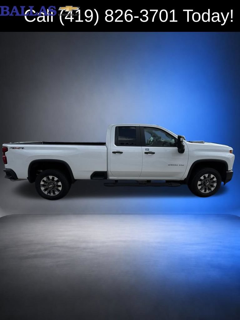 Used 2022 Chevrolet Silverado 2500 Custom w/ Custom Value Package AWD/4WD image 6