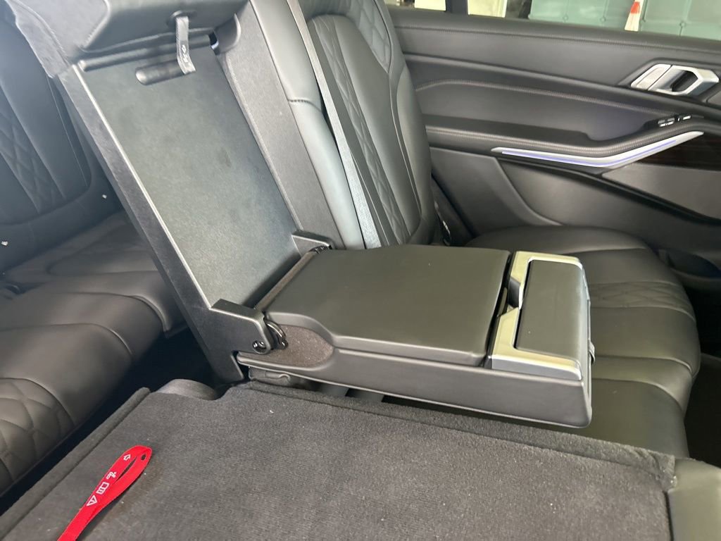 Used 2025 BMW X7 xDrive40i image 33