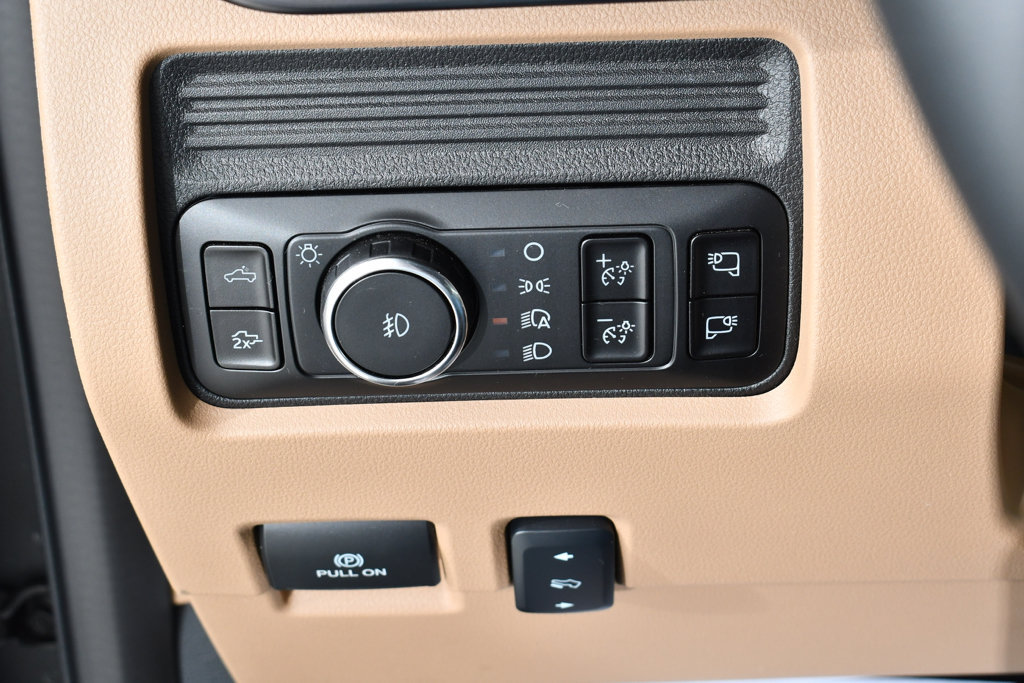 Used 2026 Ford F350 Lariat w/ Lariat Premium Package AWD/4WD image 32