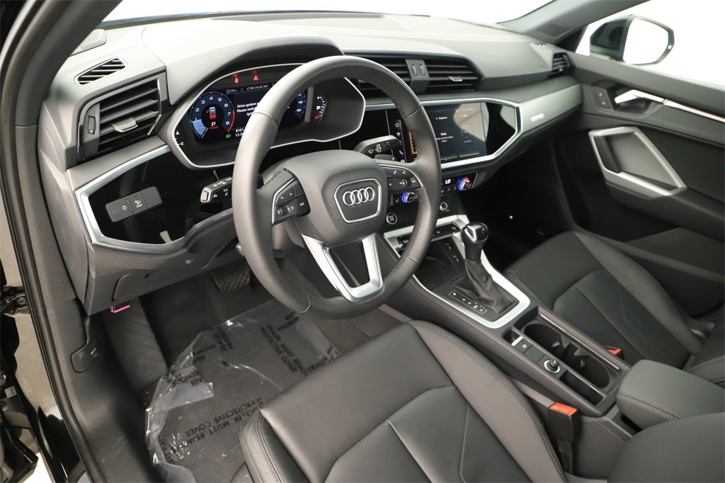 Certified 2025 Audi Q3 2.0T Premium Plus w/ Premium Plus Package image 15