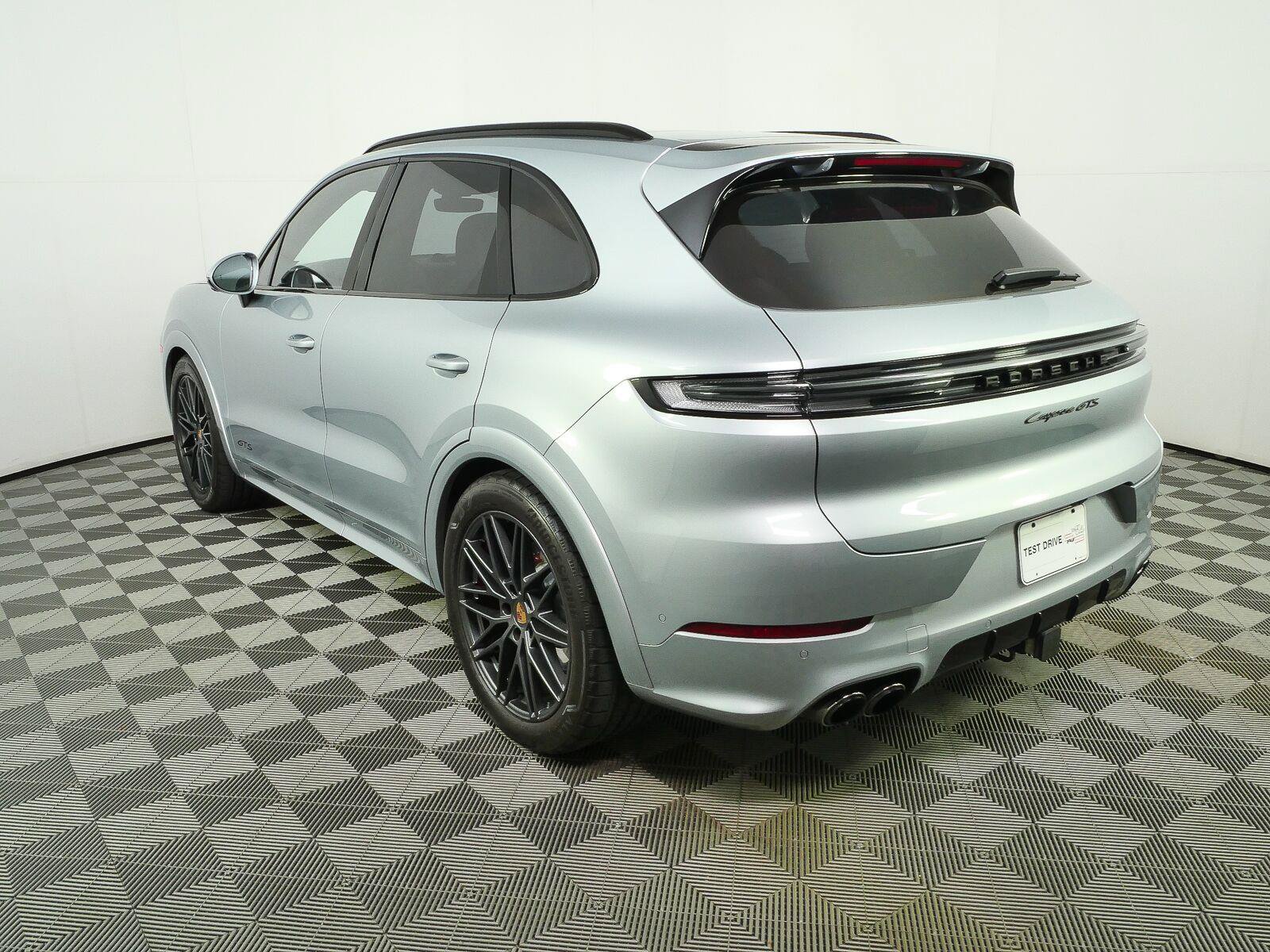 Certified 2025 Porsche Cayenne GTS AWD/4WD image 2