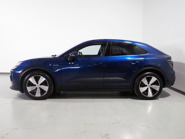 Used 2024 Porsche Macan 4 Electric image 9