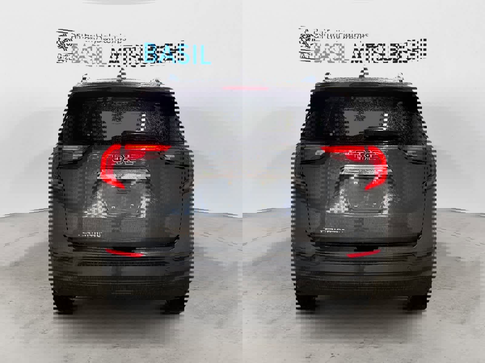 Used 2018 GMC Terrain SLE w/ Driver Convenience Package image 4