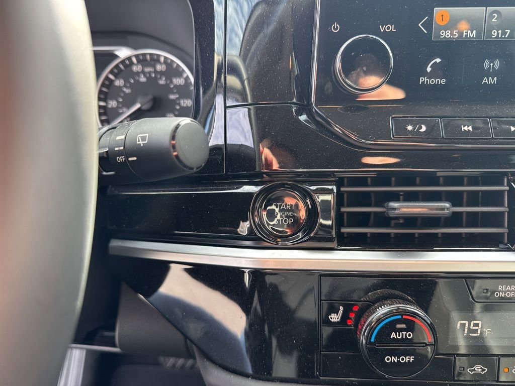 Used 2025 Nissan Pathfinder SL w/ Cargo Package image 31