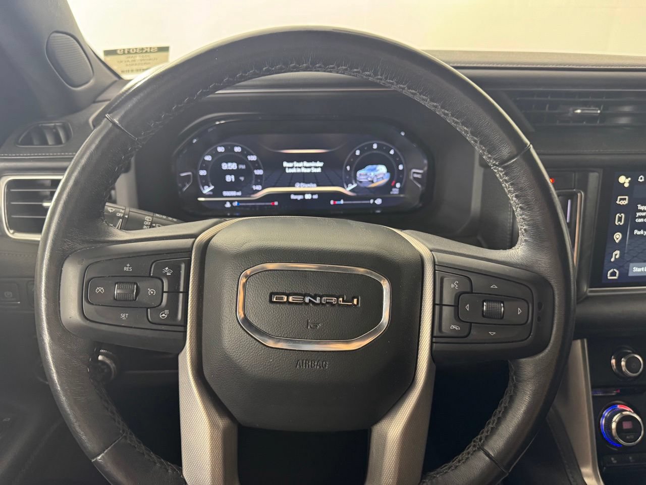 Used 2022 GMC Yukon Denali AWD/4WD image 13