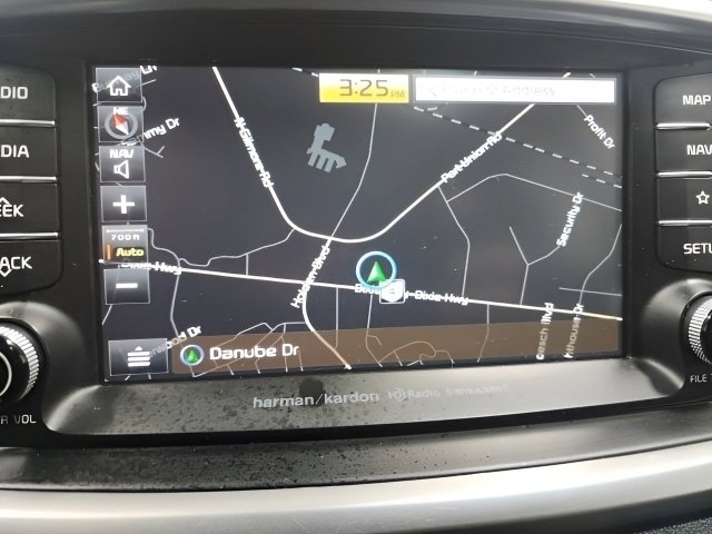 Used 2019 Kia Sorento SX image 3